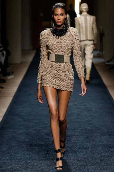 Look 10